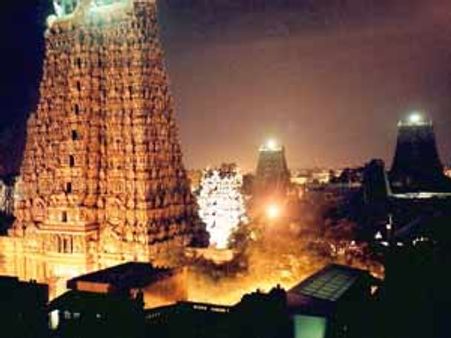 மீனாட்சி அம்மன் கோயிலுக்கு 80 அதிரடிப்படை வீரர்கள் வருகை!