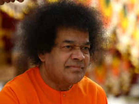 சாய்பாபா ரகசிய அறையில் குவியல் குவியலாக சிக்கிய பணம், நகை!