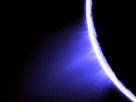 சனி கிரகத்தின் நிலவிலிருந்து வெளியேறும் உப்பு நீ்ர்!