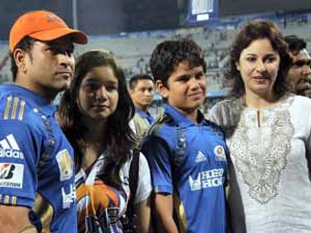 தனது மகனுக்கு சிங்கிள் பெட்ரூம் ஃபிளாட் வாங்க கடன் வாங்கிய சச்சின்