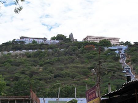 வருவதை முன்கூட்டியே சொல்லும் அபூர்வ சிவன் மலை