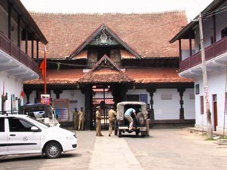 பத்மநாப சுவாமி கோயில் பொக்கிஷம்: தொல்லியல் துறையின் ஆலோசனை கோரும் உச்ச நீதிமன்றம்