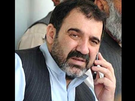 ஆப்கன் அதிபர் ஹமீத் கர்சாயின் சகோதரர் மெய்க்காப்பாளரால் சுட்டுக்கொலை