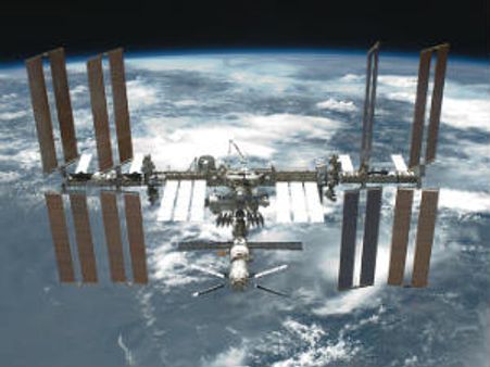 விண்வெளி மையத்தில் மோத இருந்த சோவியத் செயற்கைக் கோள்!