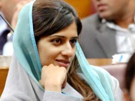 இந்தியா வந்தார் பாக். வெளியுறவு அமைச்சர் ஹினா-நாளை எஸ்.எம்.கிருஷ்ணாவுடன் பேச்சு