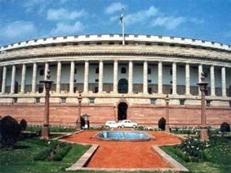 நாடாளுமன்ற மழைக்காலக் கூட்டத் தொடர் தொடங்கியது- ராஜ்யசபாவில் அமளி- ஒத்திவைப்பு