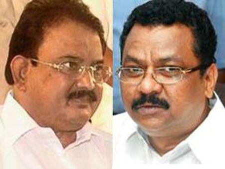 மாஜி அமைச்சர் என்கேகேபி ராஜா, ஈரோடு மேயர் முருகேஷ் அதிரடி கைது