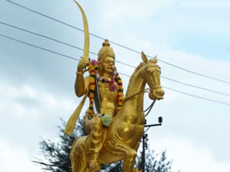 யாழ்ப்பாணத்தில் தமிழ் மன்னர் சங்கிலியன் சிலை கையில் இருந்த வாள் அகற்றம்