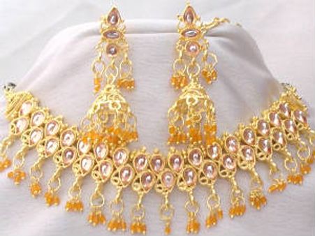 பங்கு சந்தை வீழ்ச்சி எதிரொலி: ஒரே நாளில் பவுனுக்கு ரூ.744 உயர்வு!