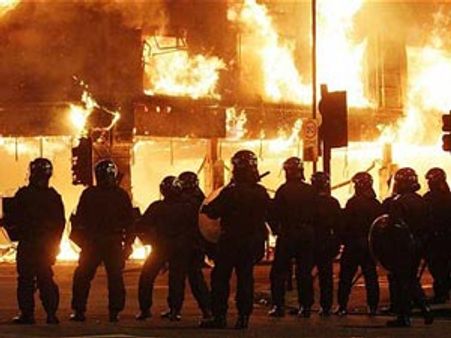 லண்டன் கலவரம்: பிர்மிங்ஹாமில் 3 ஆசியர்கள் கொலை