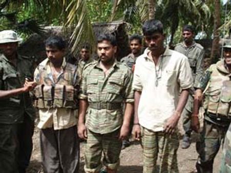 இலங்கையில் 150 முன்னாள் விடுதலைப் புலிகள் நாளை மறுதினம் விடுதலை!