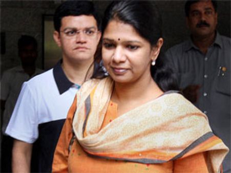 கலைஞர் டிவி நிர்வாகத்திற்கும், எனக்கும் எந்தத் தொடர்பும் இல்லை-கனிமொழி