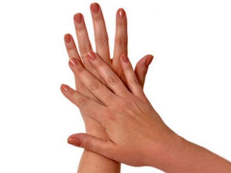 பட்டுப்போன்ற கைகளைப் பெற..!