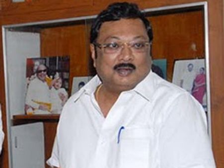 தாசில்தார் மீது தாக்குதல்: அழகிரி மீது 100 பக்க குற்றப் பத்திரிக்கை தாக்கல்!