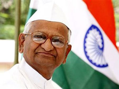 ஹஸாரேவின் 3 முக்கிய கோரிக்கைகள் ஏற்பு- 13 நாள் உண்ணாவிரதத்தை முடித்தார்