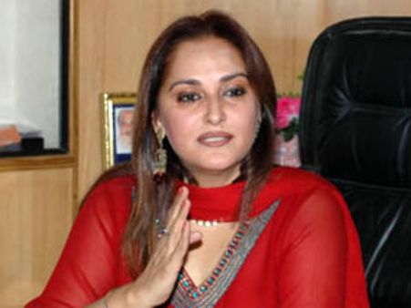 அமிதாப் பச்சன், முலாயம் சிங் யாதவ் நன்றி கெட்டவர்கள்: ஜெயப்பிரதா சாடல்