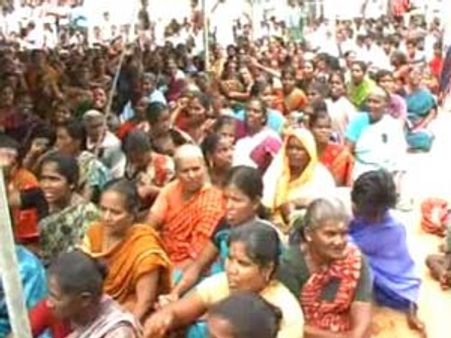 கூடன்குளம் அணுமின் நிலையத்தை மூடக்கோரி 100 பேர் சாகும்வரை உண்ணாவிரதம்: வைகோ பங்கேற்பு