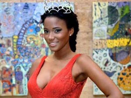 2011ம் ஆண்டு மிஸ் யுனிவர்ஸ்சாக அங்கோலா நாட்டின் லைலா லோபஸ் தேர்வு