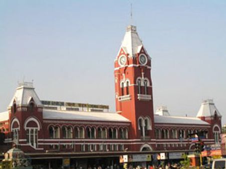 சென்னை சென்டிரல் நிலையத்திலிருந்து இன்று மாலை முதல் ரயில்கள் உரிய நேரத்தில் கிளம்பும்