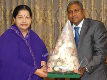 அரசியல் கட்சிகளுக்கு தேர்தல் ஆணையம் பதில் சொல்லத் தேவையில்லை: ஆணையர் அய்யர்