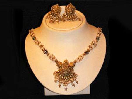 மீண்டும் ரூ 20000க்கு கீழே சரிந்த தங்கம் விலை... ஒரே நாளில் ரூ 656 குறைந்தது!