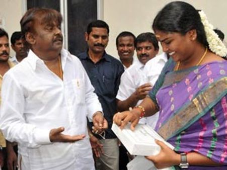 திருச்சி இடைத் தேர்தல்: புறக்கணிக்க வேண்டிய நிலைக்கு தள்ளப்பட்ட விஜய்காந்த்!