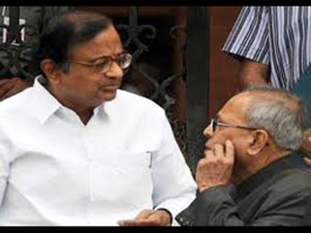 2ஜி விவகாரத்திற்கும், சிதம்பரத்திற்கும் தொடர்பில்லை: பிரதமருக்கு பிரணாப் விளக்கக் கடிதம்