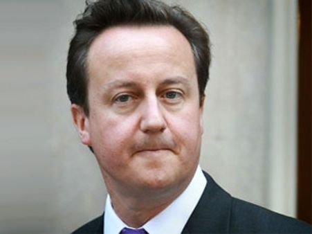 கண்ணியமில்லாமல் பேசியதற்காக பெண் எம்.பிக்களிடம் மன்னிப்பு கேட்டார் யுகே பிரதமர்