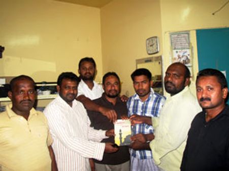 துபாயில் 'வ‌ஹியாய் வ‌ந்த‌ வ‌ச‌ந்த‌ம்' க‌விதை நூல் வெளியீட்டு விழா