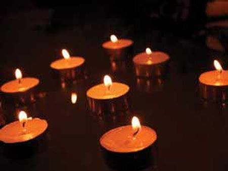 'மெழுகுவர்த்தி' தீபாவளிக்குத் தயாராகும் தமிழகம்!