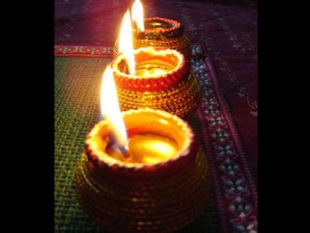 எங்கே போயின தீபாவளி வாழ்த்துகள்?