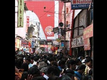 தீபாவளி- விலை ஓவராக இருந்தாலும் நிரம்பி வழியும் கடைகள்