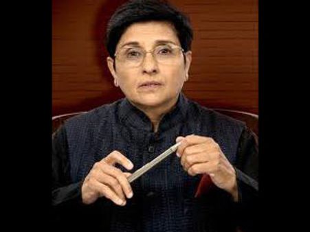 சலுகைக் கட்டணத்தில் பயணம்… பிஸினஸ் கிளாஸுக்கு வசூல்: கிரண் பேடியின் முறைகேடுகள் அம்பலம்!