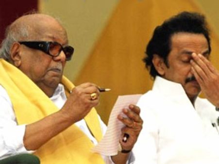 உள்ளாட்சித் தேர்தல்-10 மாநகராட்சியையும் இழந்து 2வது இடத்தைப் பிடித்து திமுக படு தோல்வி!