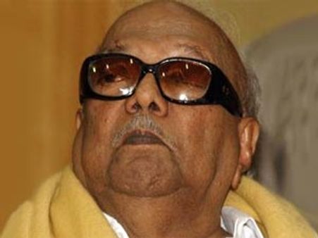 கனிமொழிக்கு ஜாமீன் கிடைக்குமா?- துணைவியாருடன் டெல்லியில் காத்திருக்கும் கருணாநிதி