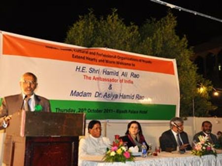 ஆன்லைனில் இந்திய தூதரகத்தில் பதிவு செய்க: சவூதி வாழ் இந்தியர்களுக்கு தூதர் வேண்டுகோள்