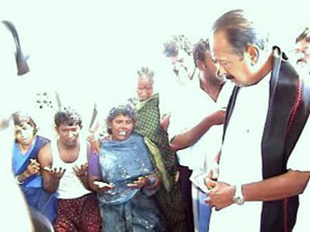 சொந்த ஊரில் அமைச்சர் கருப்பசாமியின் உடல் அடக்கம் நடந்தது