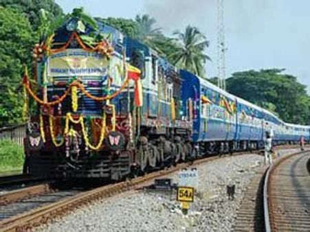 சபரிமலை ஐயப்பனை தரிசிக்க பக்தர்களுக்கு சிறப்பு ரயில்