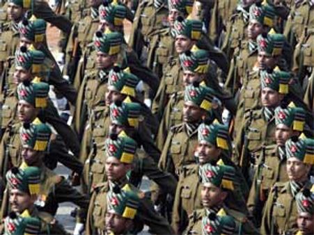 அத்துமீறும் சீனாவை அடக்க இந்திய ராணுவத்துக்கு 1 லட்சம் கூடுதல் வீரர்கள்