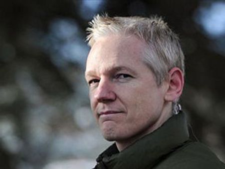 பாலியல் வழக்கு: ஸ்வீடனுக்கு நாடு கடத்தப்படும் விக்கிலீக்ஸ் அதிபர் அஸ்ஸாஞ்சே