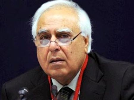 ஜனவரியில் புதிய தொலைத்தொடர்புக் கொள்கை: கபில்சிபல்