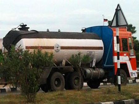 டேங்கர் லாரிகள் திடீர் ஸ்டிரைக்: பெட்ரோல், டீசல் தட்டுப்பாடு ஏற்படும் அபாயம்