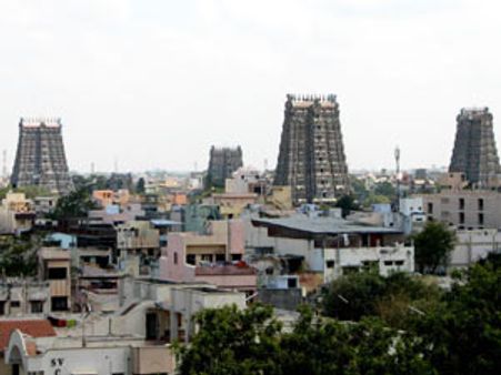 மதுரை மீனாட்சி அம்மன் கோவில் சுற்றியுள்ள விதிமீறிய கட்டிடங்களை இடிக்க கலெக்டர் நோட்டீஸ்