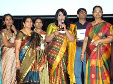 துபாய் த‌மிழ்ப் பெண்க‌ள் ச‌ங்க‌ம் ந‌ட‌த்திய‌ தீப‌த் திருவிழா