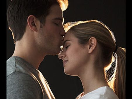 காதலை பரிமாறும் சாக்லேட் தருணங்கள்!