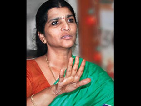 என்.டி.ஆர். வீட்டிலிருந்து சித்தி லட்சுமி பார்வதியை வெளியேற்றினார் என்டிஆர் ராமகிருஷ்ணா