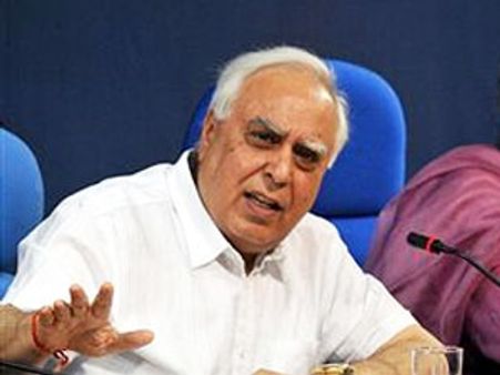 இணையத்தளங்களில் அநாகரீகமான கருத்துக்கள்-தடுக்க மத்திய அரசு தீவிரம்