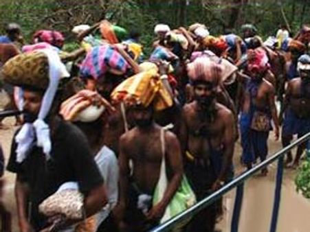 முல்லைப் பெரியாறு போராட்டங்களால் ஐயப்ப பக்தர்கள் பாதிப்பு- சபரிமலை போகாமல் திரும்புகின்றனர்