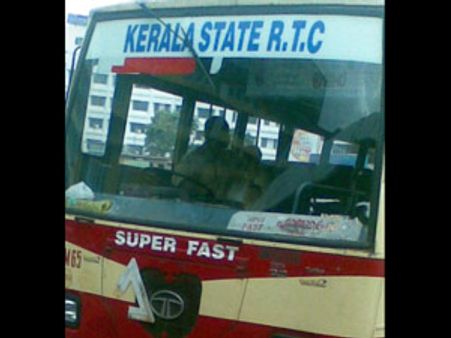 முல்லைப் பெரியாறு போராட்டத்தால் கேரள அரசுப் பேருந்துகளுக்கு கடும் பாதிப்பு