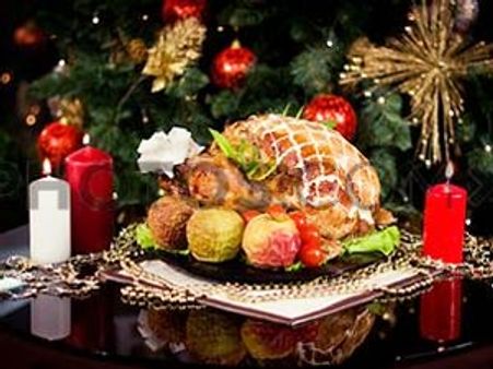 ப்ளம் கேக், ஒயினுடன் சுவையான கிருஸ்துமஸ் விருந்து